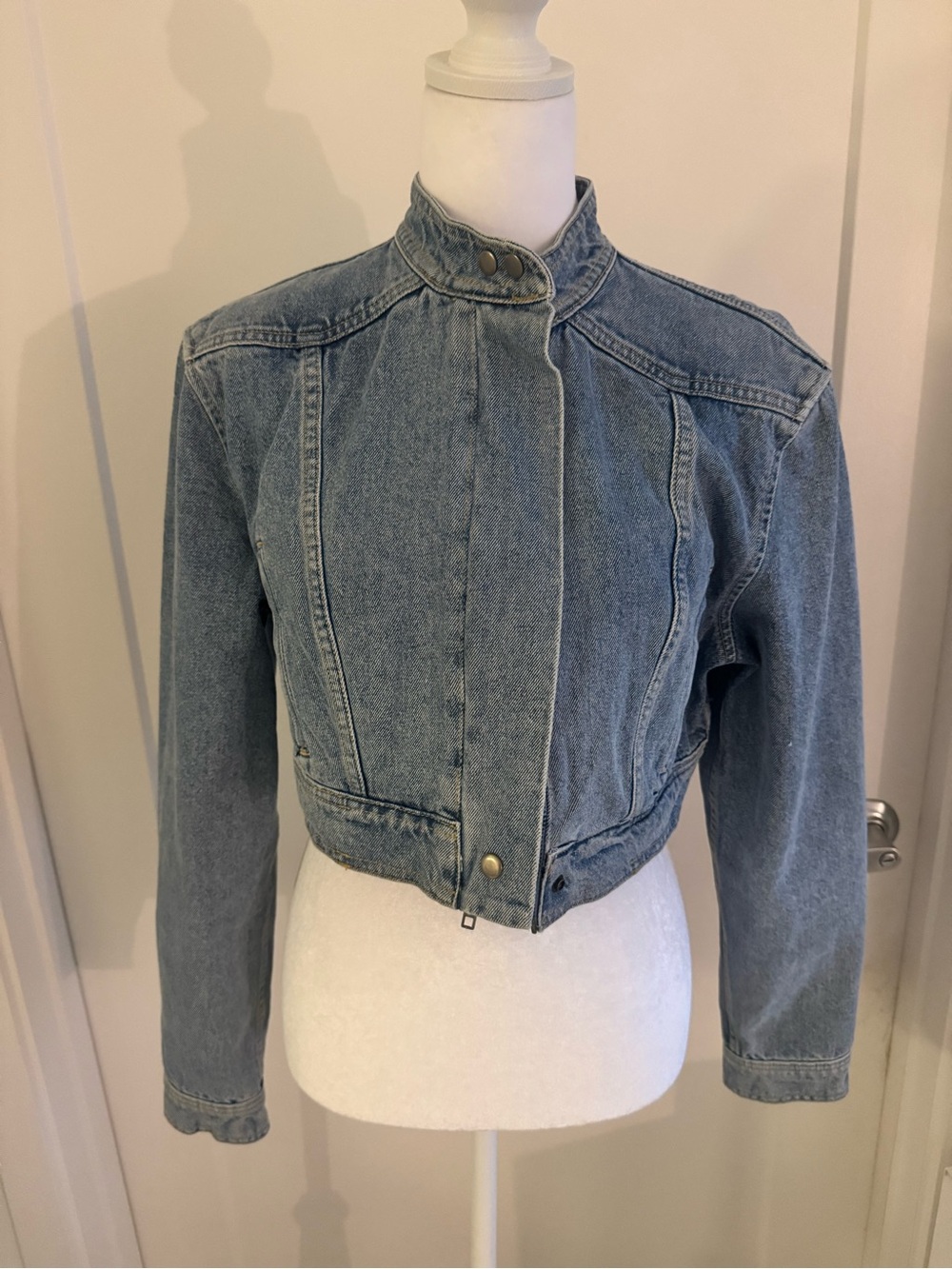 Dundas x Revolve Classic Light Blue Denim Cropped Jacket - Women's